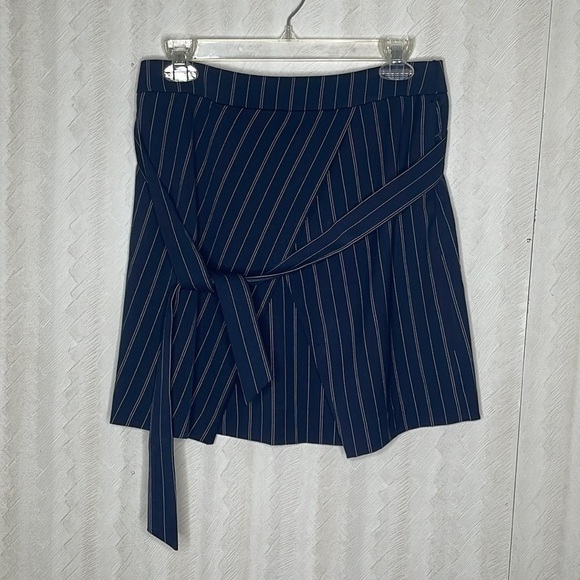 ❤️ 🆕 BANANA REPUBLIC Front-Tie Pinstripe Skirt Color Bold Blue Stripe Size 2 - Picture 6 of 8